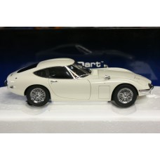 TOYOTA 2000 GT - WHITE WITH WIRE SPOKE WHEELS